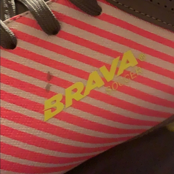 Men’s Size 11D Soccer Shoes: BRAVA NEW